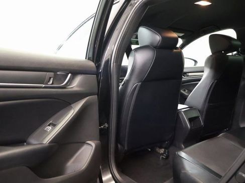 Used 2018 Honda Accord Sport image 26