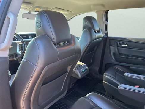 Used 2017 Chevrolet Traverse LT image 18