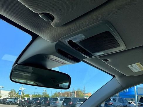 Used 2025 Honda HR-V LX image 24