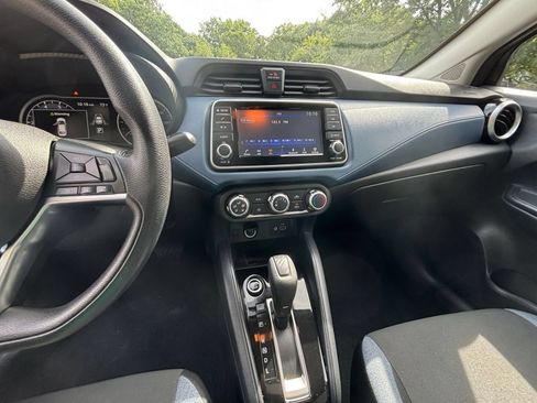 Used 2025 Nissan Versa SV FWD image 16