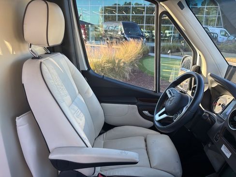 Used 2022 Mercedes-Benz Sprinter 144 Cargo image 73