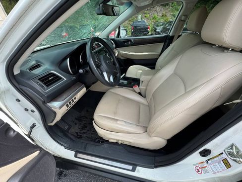 Used 2017 Subaru Outback 3.6R Limited AWD/4WD image 10
