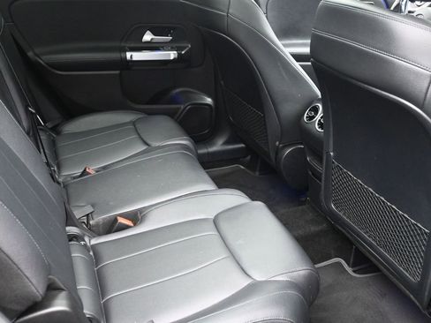 Used 2020 Mercedes-Benz GLB 250 GLB 250 w/ Premium Package image 23