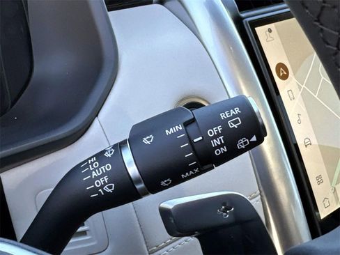 New 2026 Land Rover Discovery S image 30