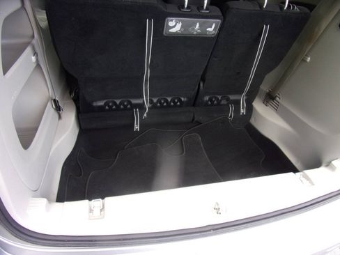 Used 2017 Chrysler Pacifica Touring FWD image 18