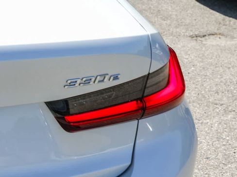 Used 2021 BMW 330e w/ Driving Assistance Package RWD image 11