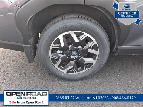 Used 2025 Subaru Forester AWD/4WD image 33