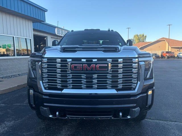 Used 2024 GMC Sierra 2500 Denali w/ Technology Package AWD/4WD image 9