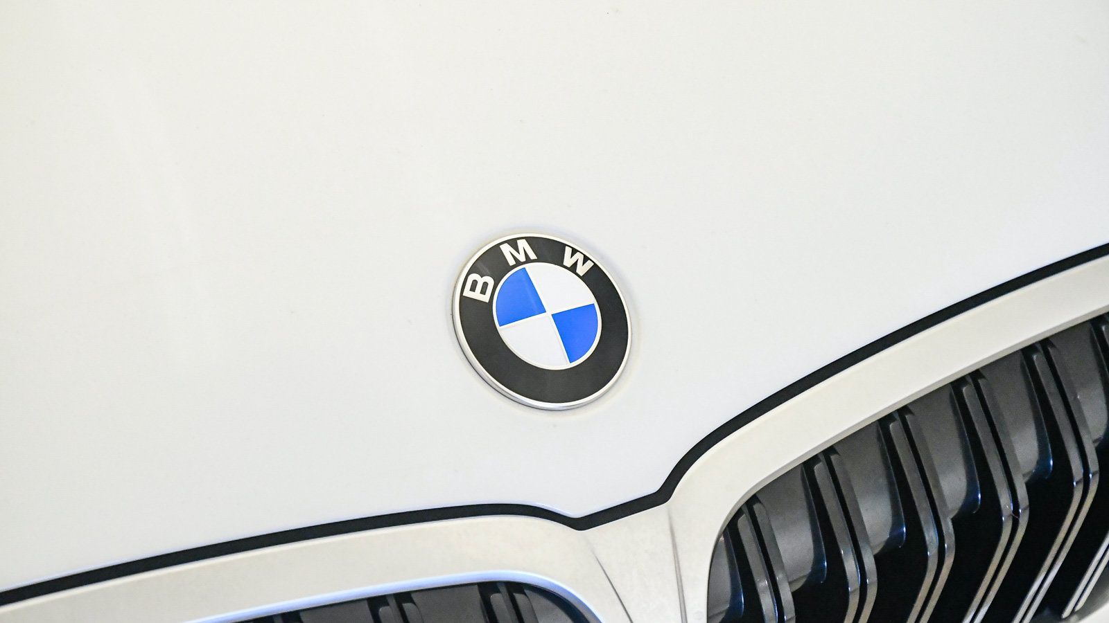 Certified 2023 BMW 330i Sedan w/ Convenience Package RWD image 8