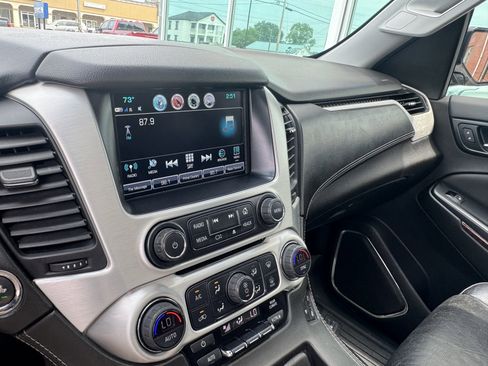 Used 2019 GMC Yukon XL SLT AWD/4WD image 17