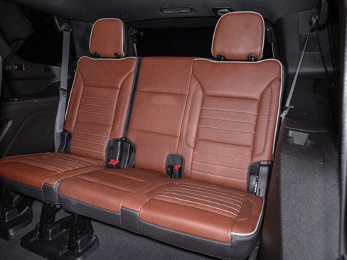 Used 2024 GMC Yukon Denali Ultimate AWD/4WD image 13