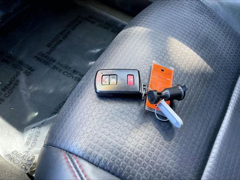 Used 2017 Toyota Tacoma TRD Pro image 11