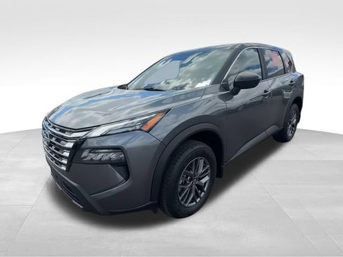 Used 2026 Nissan Rogue S FWD image 4