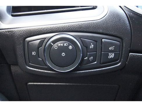 Used 2019 Ford Edge Titanium image 21