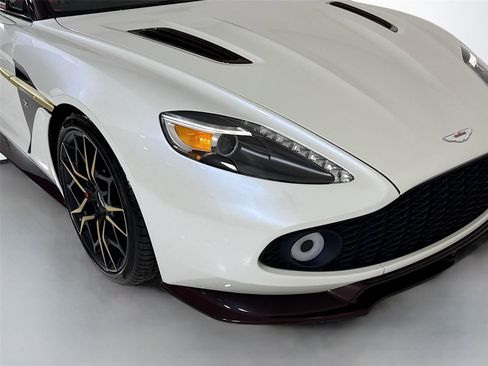 Used 2019 Aston Martin Vanquish Zagato RWD image 33