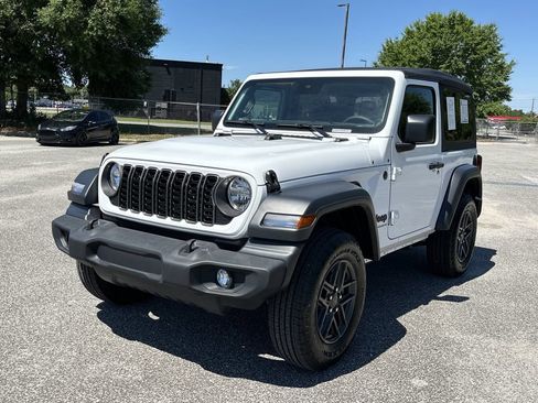Used 2025 Jeep Wrangler Sport AWD/4WD image 1