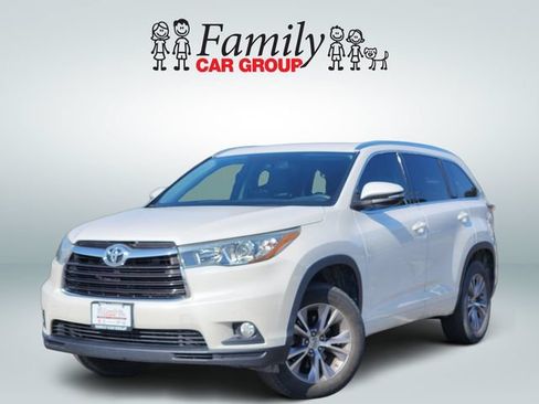 Used 2015 Toyota Highlander XLE FWD image 1