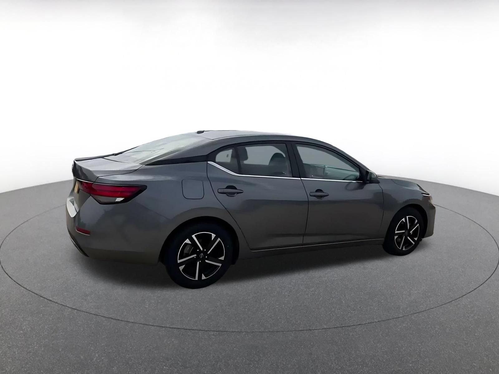 Used 2025 Nissan Sentra SV FWD image 14