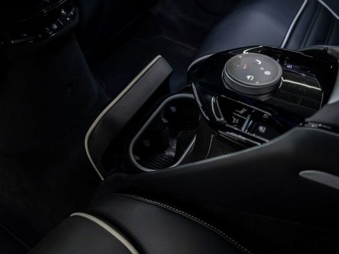 Used 2024 Ferrari Purosangue image 25