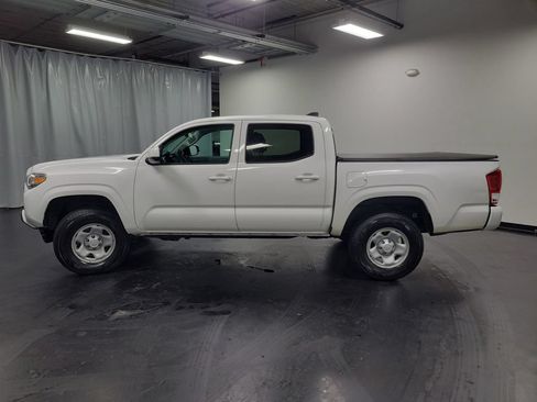 Used 2022 Toyota Tacoma SR AWD/4WD image 5