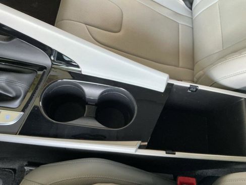 Certified 2023 Hyundai Elantra Limited image 8