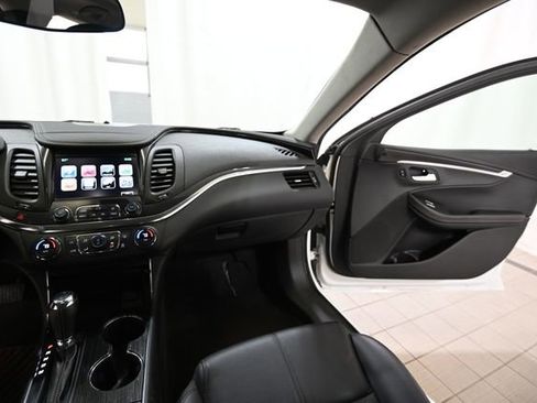 Used 2016 Chevrolet Impala LT image 25