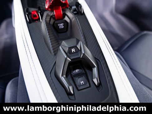 Used 2025 Lamborghini Revuelto image 30