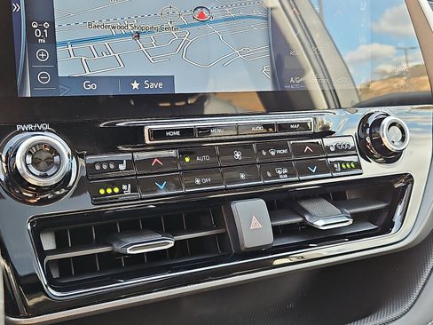 Used 2021 Toyota Highlander Limited image 15