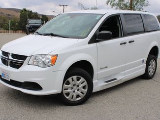 Used 2019 Dodge Grand Caravan SE image 1