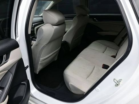 Used 2020 Honda Accord EX image 18