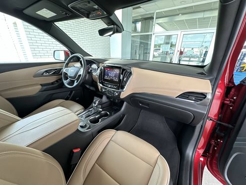Certified 2023 Chevrolet Traverse Premier FWD image 29