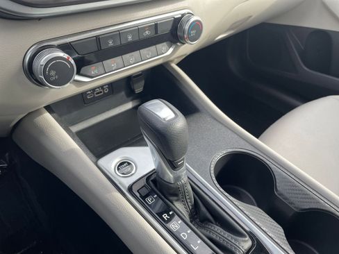 Used 2025 Nissan Altima 2.5 SV image 41