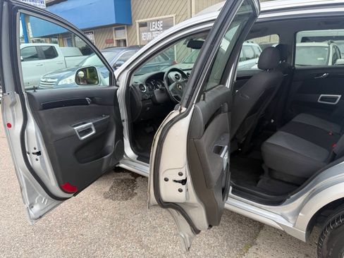 Used 2013 Chevrolet Captiva Sport LT FWD image 14