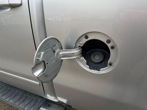 Used 2017 GMC Sierra 2500 SLE image 13