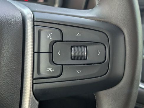 Used 2023 GMC Yukon SLT w/ SLT Luxury Package image 25