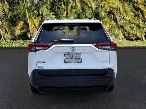 Used 2021 Toyota RAV4 XLE FWD image 6