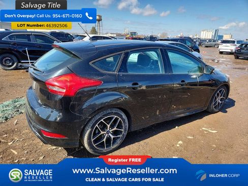 Used 2015 Ford Focus SE w/ SE Sport Package image 4