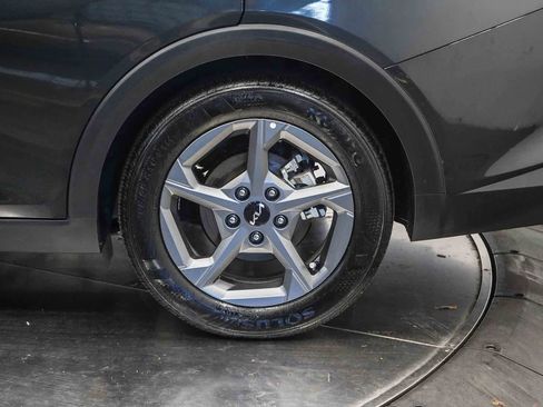 Used 2025 Kia K4 LXS image 10