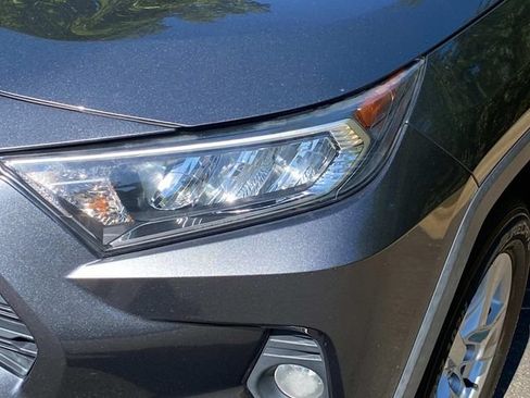 Used 2021 Toyota RAV4 XLE w/ Convenience Package FWD image 5