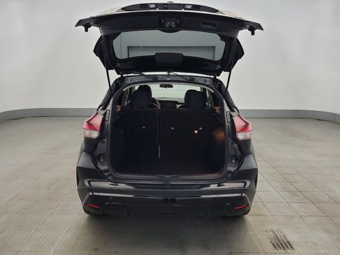 Used 2021 Nissan Kicks SV FWD image 29