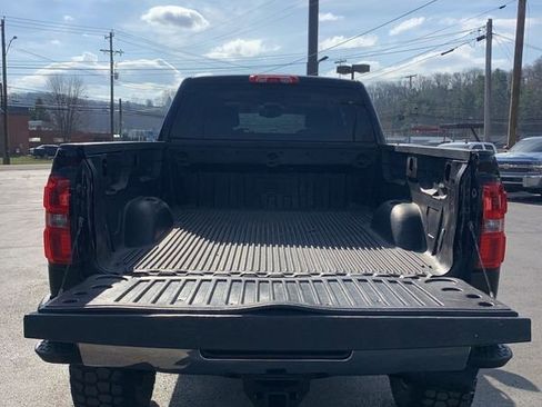 Used 2015 GMC Sierra 2500 SLT w/ Duramax Plus Package image 8