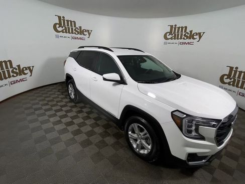Certified 2023 GMC Terrain SLE w/ Driver Convenience Package image 2