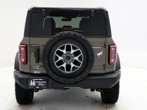 Used 2025 Ford Bronco Badlands image 8