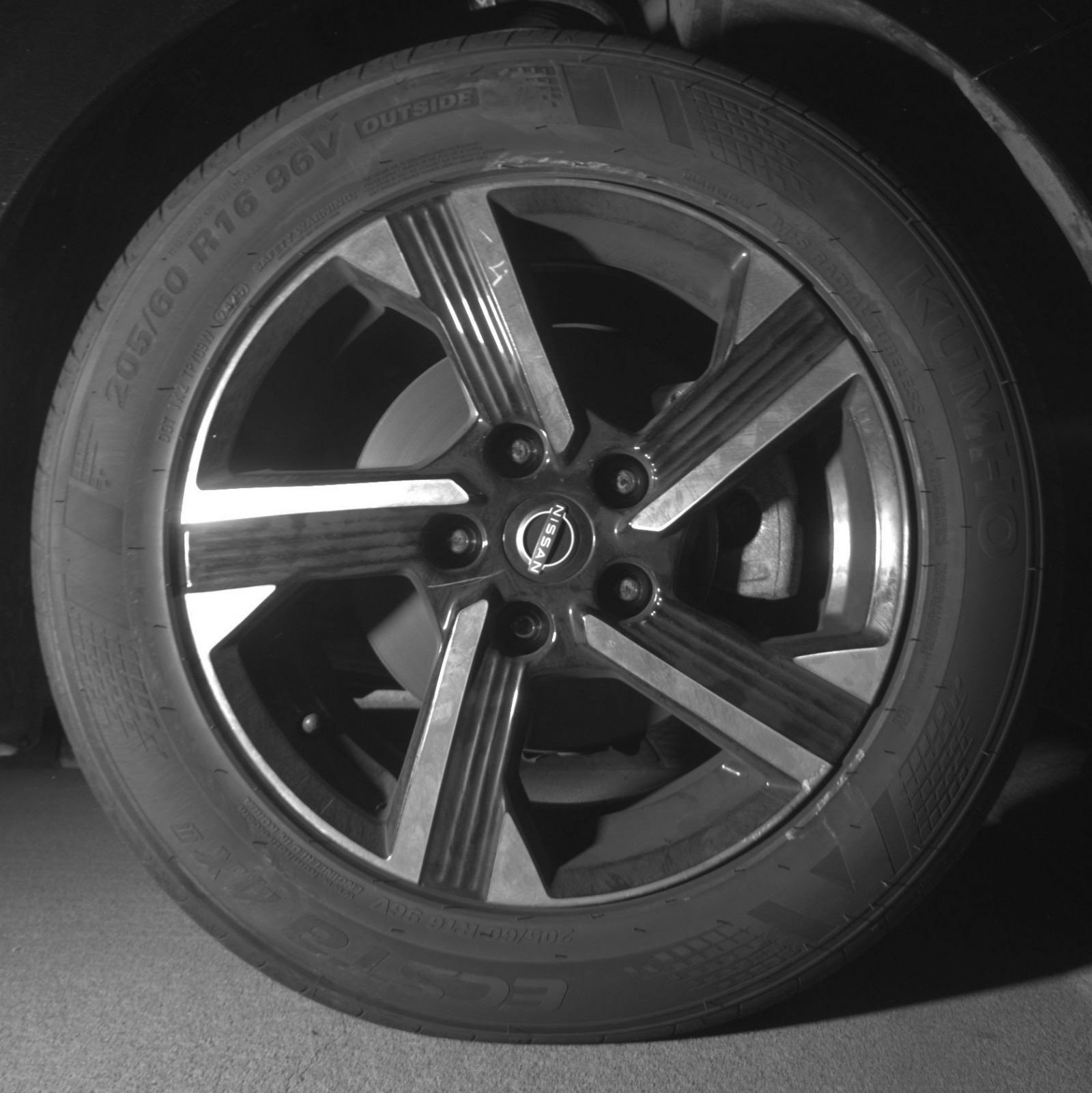 Used 2025 Nissan Sentra SV FWD image 13