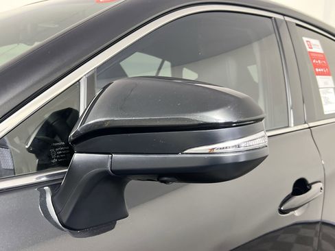 New 2024 Toyota Venza Limited image 12