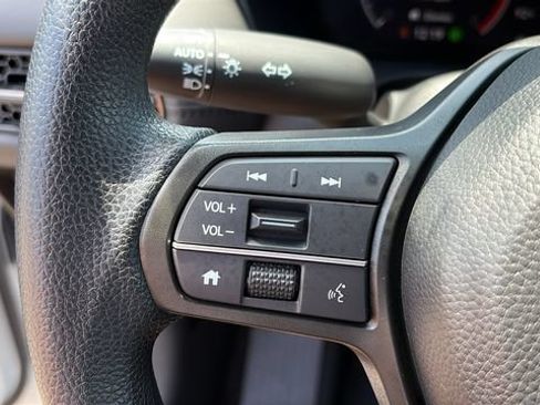 Used 2026 Honda HR-V LX image 12