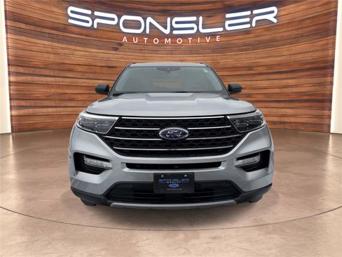 Used 2020 Ford Explorer XLT w/ Equipment Group 202A image 8