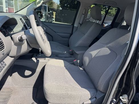 Used 2019 Nissan Frontier SV w/ Value Truck Package AWD/4WD image 7