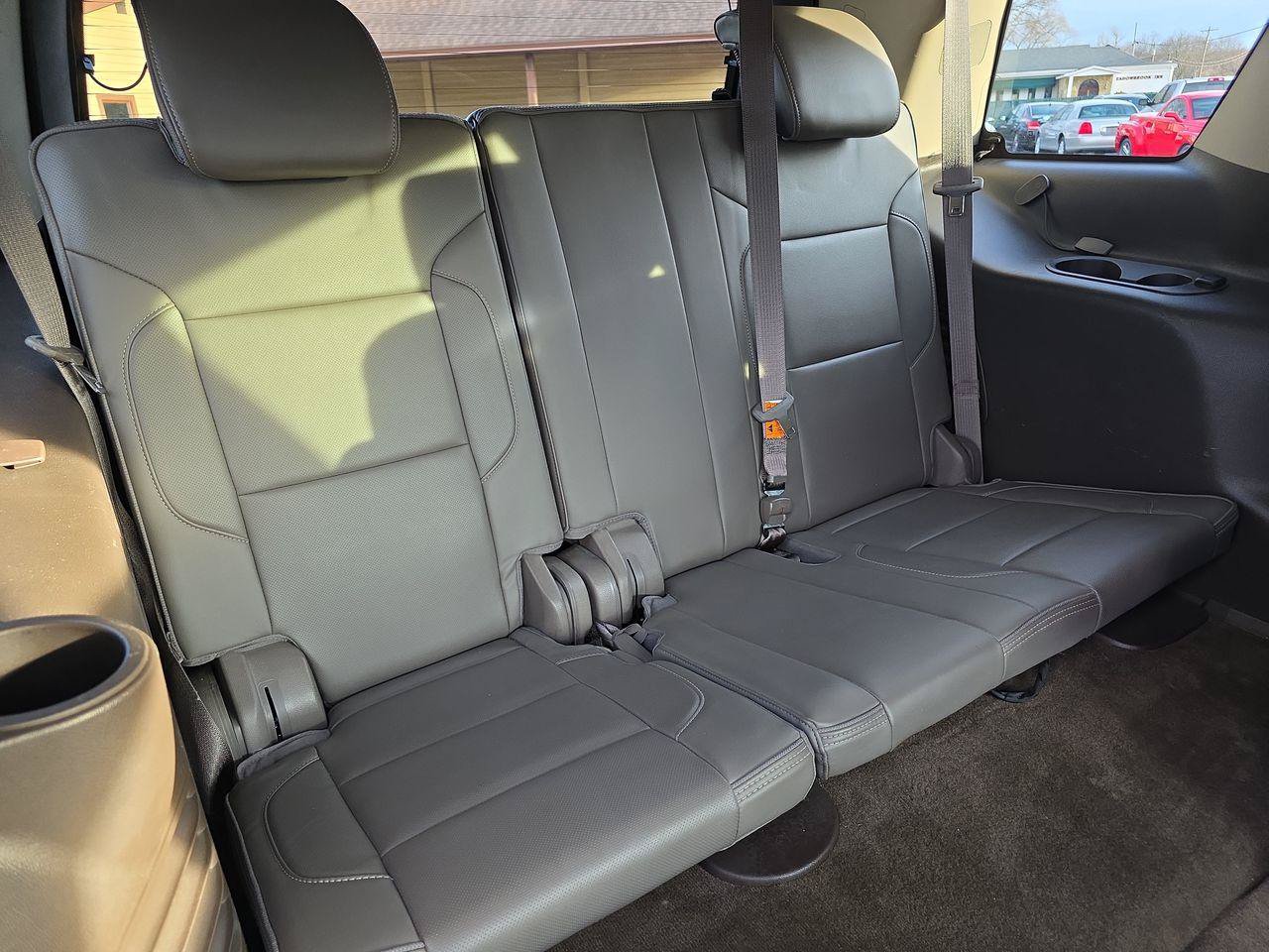 Used 2015 GMC Yukon Denali w/ Touring Package AWD/4WD image 28