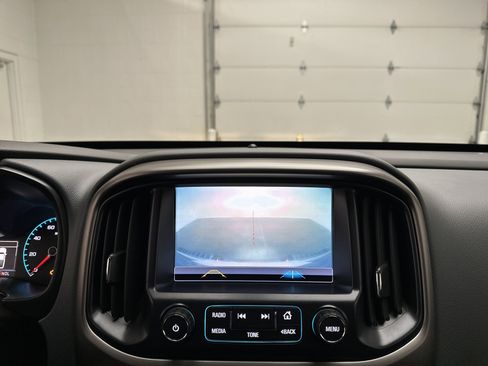 Used 2018 Chevrolet Colorado Z71 w/ Centennial Edition AWD/4WD image 31